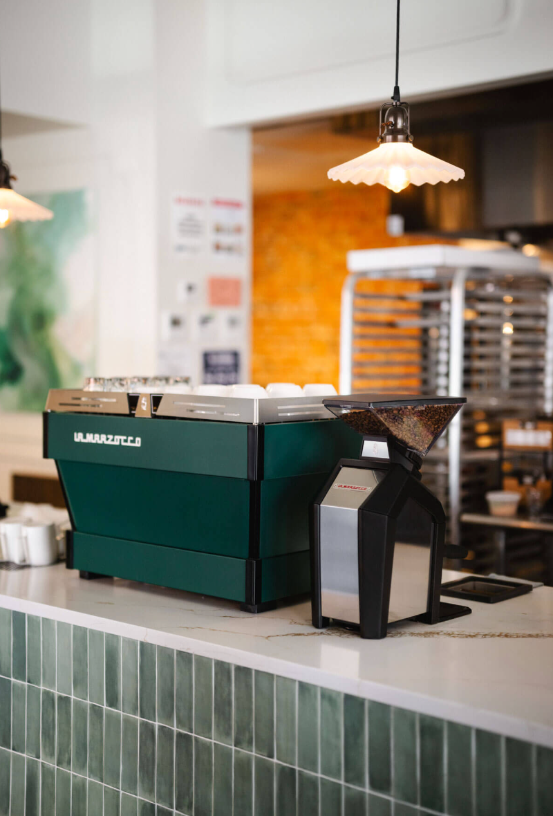 La Marzocco Siebträgermaschine im Café